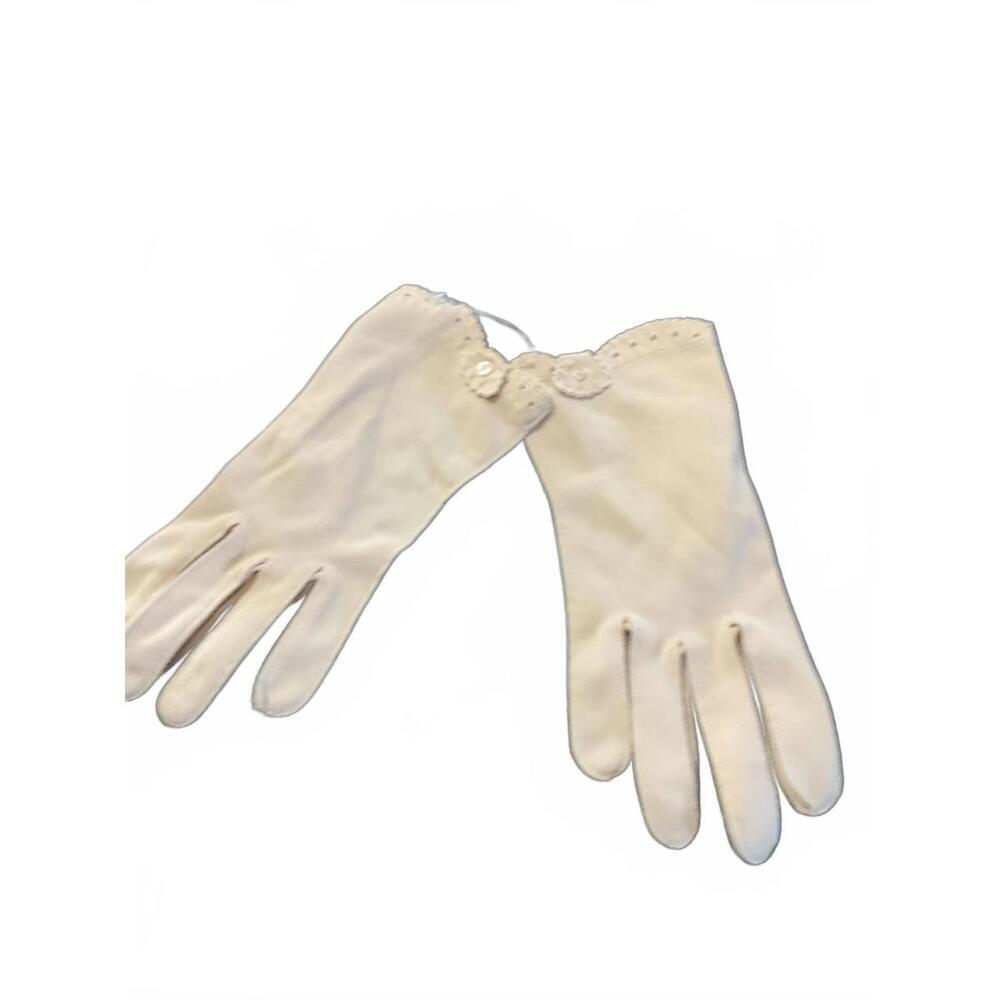 Elegant Vintage Women's Cream Gloves with Button/Floral Detail